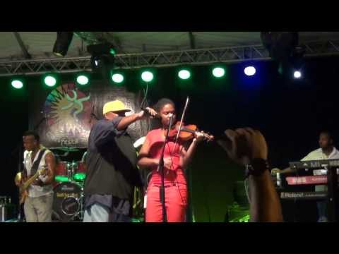 Biggi Irie at the carifesta Festival Suriname 2013 with Soca Kartel and Shauntell Baumgard