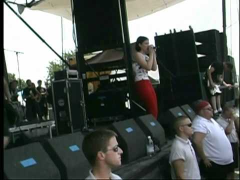 Tsunami Bomb - No Good Very Bad Day (HQ, Live 2002, Warped Tour)