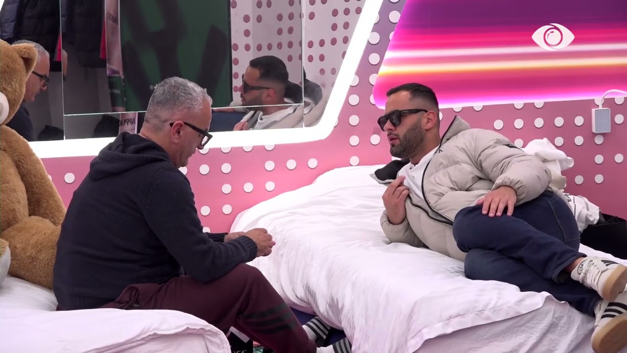 Sekretarja e re harron se çfarë bën vetë…/ Artani bisedon me Stenaldon për Edisën