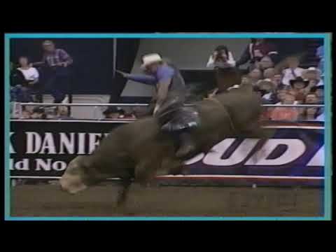 Adriano Moraes vs Quiet Riot - 97 PBR Nashville (85.5 pts)