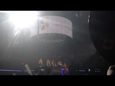 Oh my god...I love SNSD so much. SEOHYUN!! [kcon 2014 fancam]