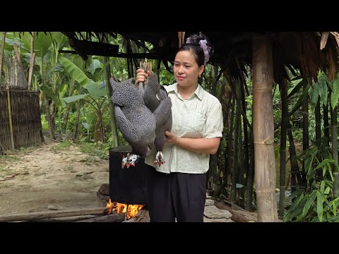 Deep-Fried Guinea Fowl - A Delicious Family Meal with Two Little Daughters | Lý Thị Ca