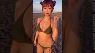 【TikTok】Gカップ巨乳の乳揺れビキニ【水着美女】