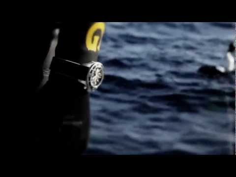 Herbert Nitsch freedives towards an 800-foot record