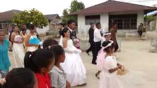 preview picture of video 'Wedding at Posi Posi Rau, walking to church'