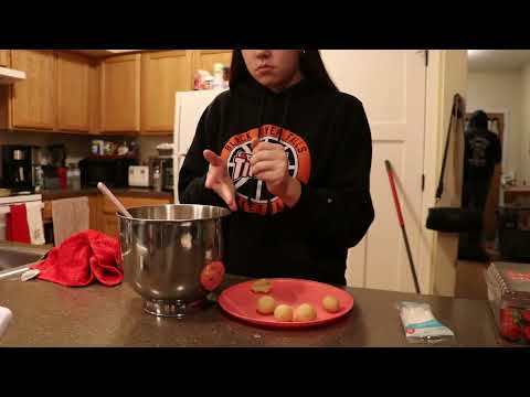 Paw Print 2024-25: Behind the Scenes: Jaleesa’s Process of Crafting Cake Pops!