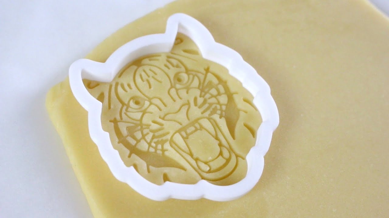 【クッキーの作り方】トラさんのスタンプクッキー
