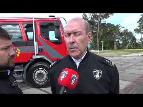 Entrega de carro restaurado para el Cuerpo de Bomberos de Lota
