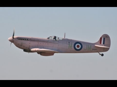 1/4 SCALE RC CARF MODELS PR SUPERMARINE SPITFIRE AT BARKSTON WARBIRDS - 2014