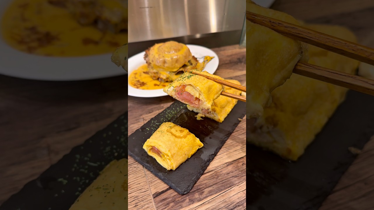 可愛いクマさんの焼き印がはいった明太子だし巻き玉子。ピリリとした明太子がふんわりだし巻き玉子にマッチ！