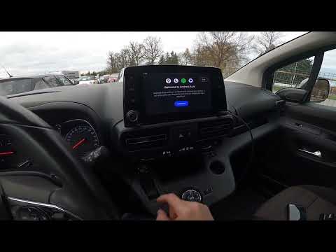 How do I use Android Auto and Apple CarPlay wirelessly in the Opel Combo E (2018–present)?