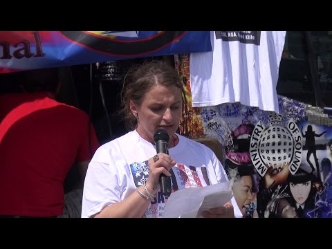 Tanja Schmid auf der Friedensdemo in Kaiserslautern am 27.06.2015