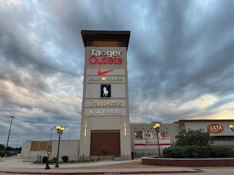 Tanger Outlets Fort Worth