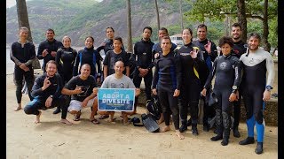 Vídeo: Voluntários em Ação na Praia Vermelha