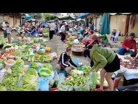 Evening In Wet Market Scene In Phnom Penh: Fruit, Vegetable, Clothes, Street Food | Yummy Walker