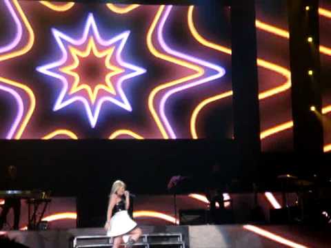 American Idols 2011 - Flat on the Floor