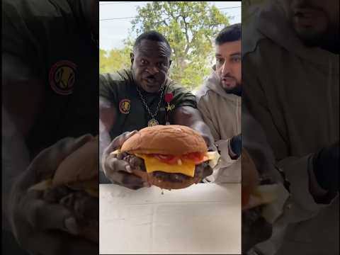 The Smashed burger! @patrickzeinali #viral #burger #youtube #subscribe #shortsvideo #recipe