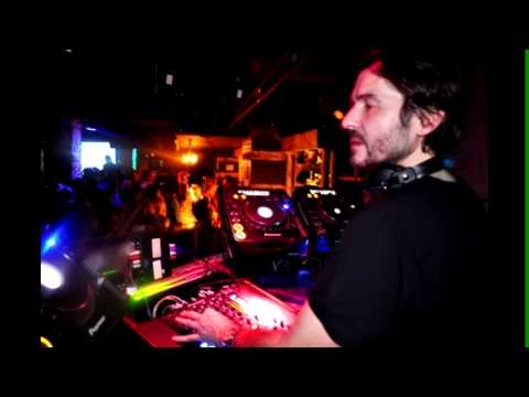 Tiefschwarz (Ali) Live @ Electro - nix, Urania, Vienna, Austria (05.03.2005.)