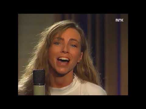 Diverse artister - Mellom himmel og jord