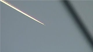 preview picture of video 'Vídeo flagra objeto não identificado sobrevoando Parazinho em direção a Camocim'