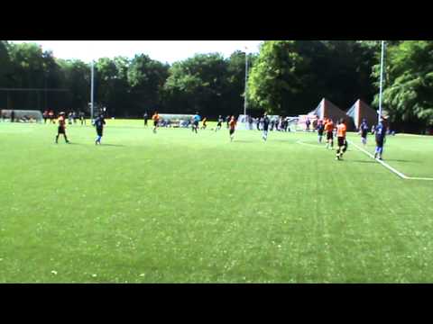 2 juni 2013 Cup Van Gelderland - VV De Meern C2 - Vriendenschaar, actie Junior