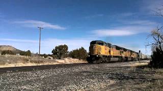 preview picture of video 'Union Pacific freight train - Duran, NM'