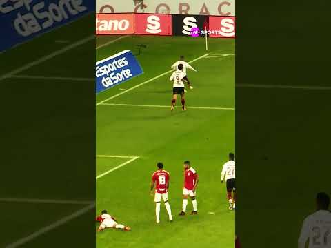 A BOLA SOBROU PRA ELE! SAMU LINO TAVA SOZINHO DENTRO DA ÁREA E EMPATOU CONTRA O INTER #shorts