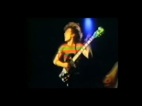 AC/DC — Baby, Please Don’t Go: Myer Music Bowl (1976) [From Plug Me In DVD]