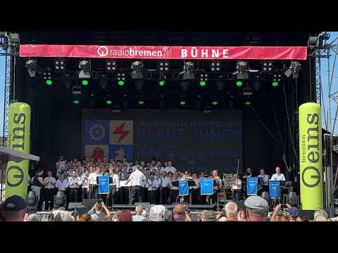 Original Marinechor Blaue Jungs aus Bremerhaven auf der SAiL 2025 mit "Zur SAiL nach Bremerhaven"