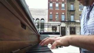 20100722th-gregory-johnson-playing-piano-music.mov