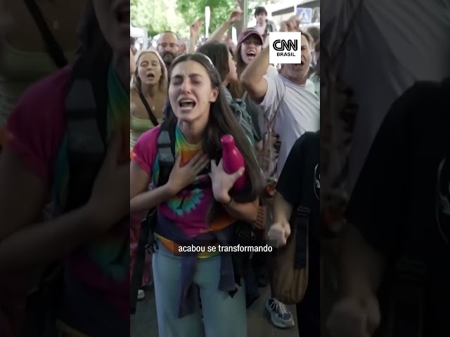 Morre idosa que foi despejada e se tornou símbolo dos protestos na Espanha