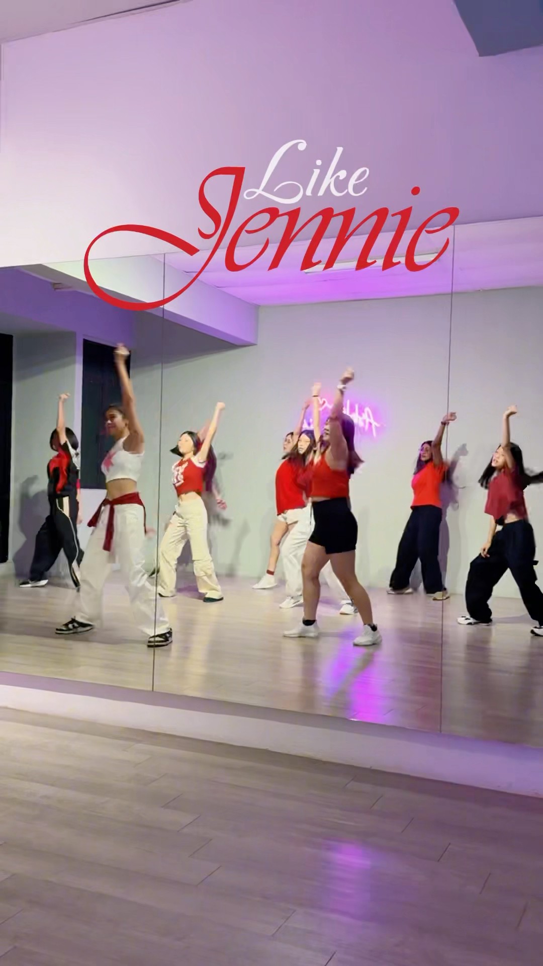 Kamu harus banget coba gerakan ini, serasa jadi Jennie! ❤️🤍 #LikeJennie