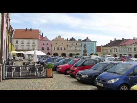 Czechy - Nowe miasto nad Metują - zamek i rynek.