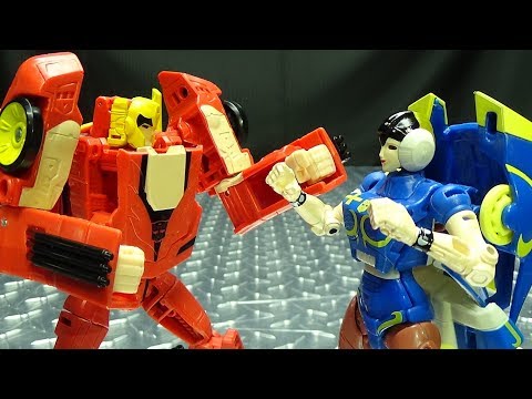 Street Fighter 2/Transformers HOT RODIMUS (KEN) vs ARCEE (CHUN LI): EmGo's Reviews N' Stuff
