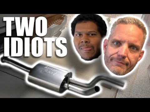 兩個白痴安裝卡車排氣管! (Two Idiots Install a Truck Exhaust!)