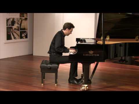 Johannes Brahms: Intermezzo op. 117 No. 1 E Flat Major - Benjamin Moser
