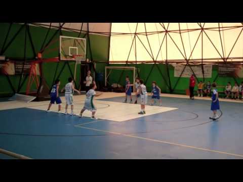 Bees Pesaro - Buzzer Beater Matteo Lisotta 2001.mov