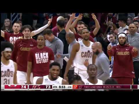 Ricky Rubio Behind the back then pass to mitchell