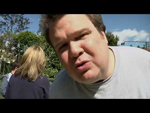 The Making of Modern Family | Modern Family | Season 1 Featurette