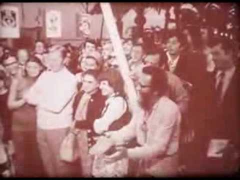 La Montée des marches du festival de Cannes en 1971 dans "Urgent..." (1977) de Gérard Courant