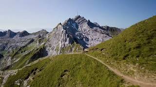 Download lagu Jina Lake Yesu Tamu - Nyimbo za Kristo 024 mp3