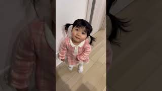 交渉が通るのはパパだと知っている1歳9ヶ月www/Baby knows that it's dad who gets the deal.