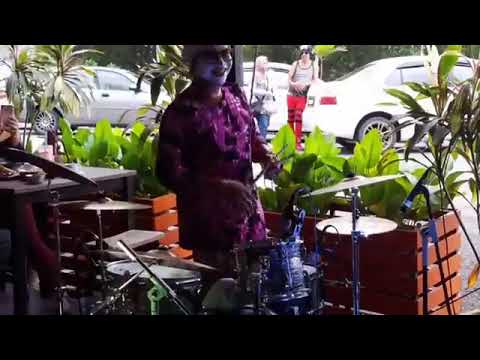 Auntie Band - Tak Tun Tuang cover ( Kak Nab drum Cover)