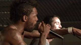 Showcase - Skip the use - Antislavery - 3/4 - Fnac Paris Forum