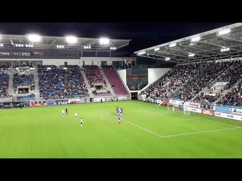 Vålerenga spiller Vegar Eggen Hedenstad frisparkmål for Rosenborg på Intility i 2019