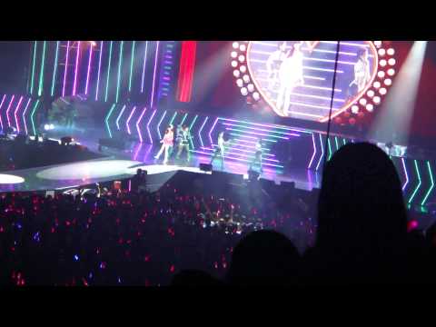 111210 SNSD Concert Day 2 in Singapore (Lady marmalade) Part 1 Taeyeon & Tiffany