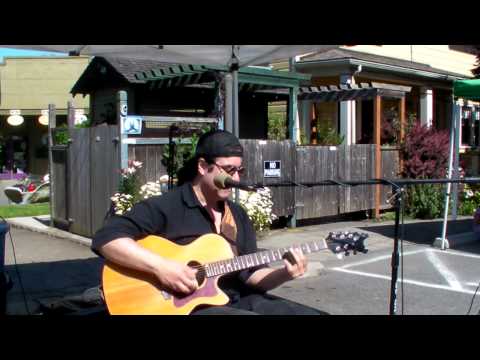 Steve Grandinetti playing Little Red Rooster 7-4-12 Port Townsend, WA