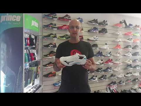 Présentation chaussures volley mizuno wave lightning z6 blanche