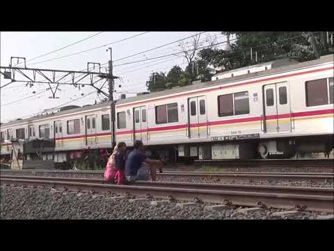 KRL Commuter Line JR 205 Datang dan Pergi di Kranji