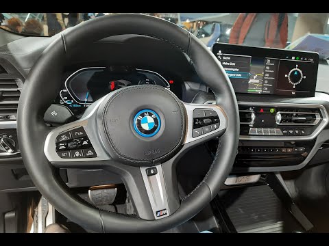 bmw ix3 dans le musée bmw à Munich